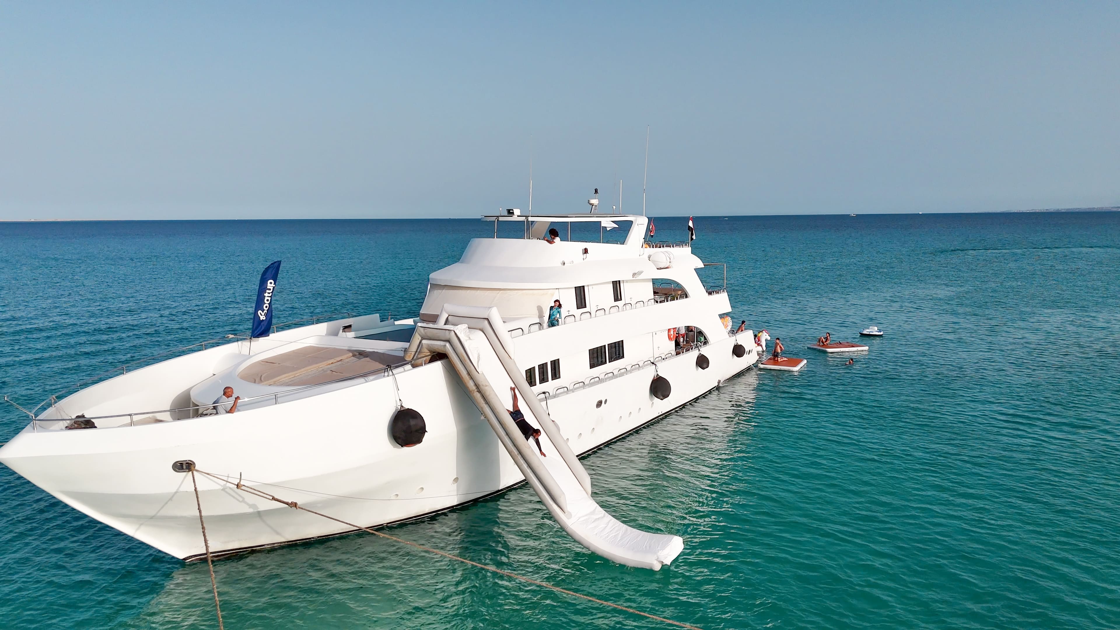 Motor Yacht - AH