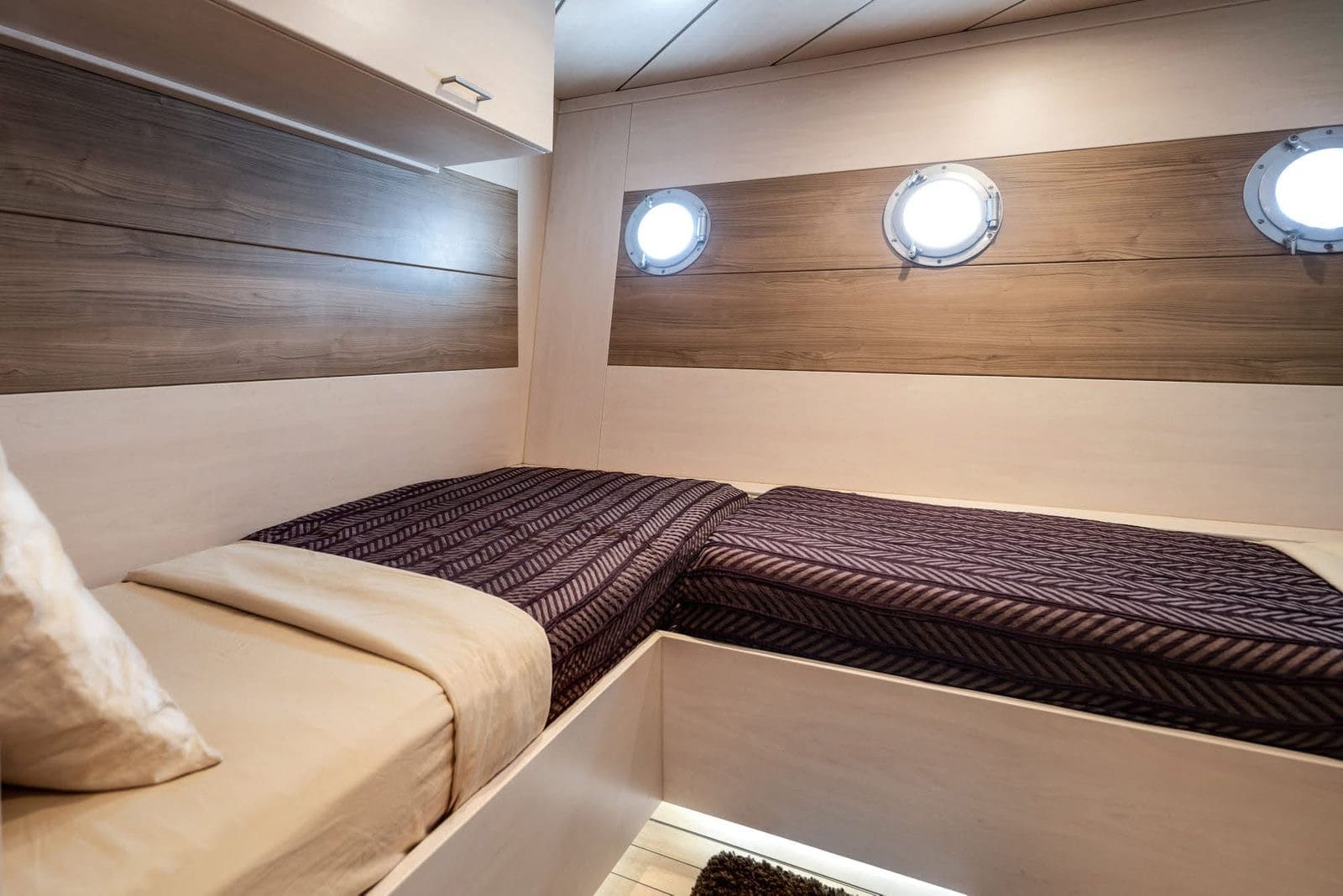 Motor Yacht - AH — photo 10