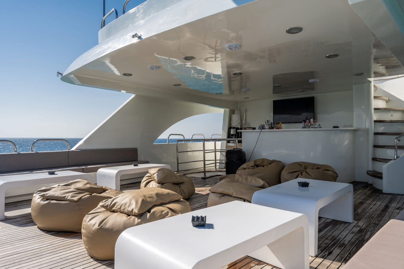 Motor Yacht - AH — photo 5