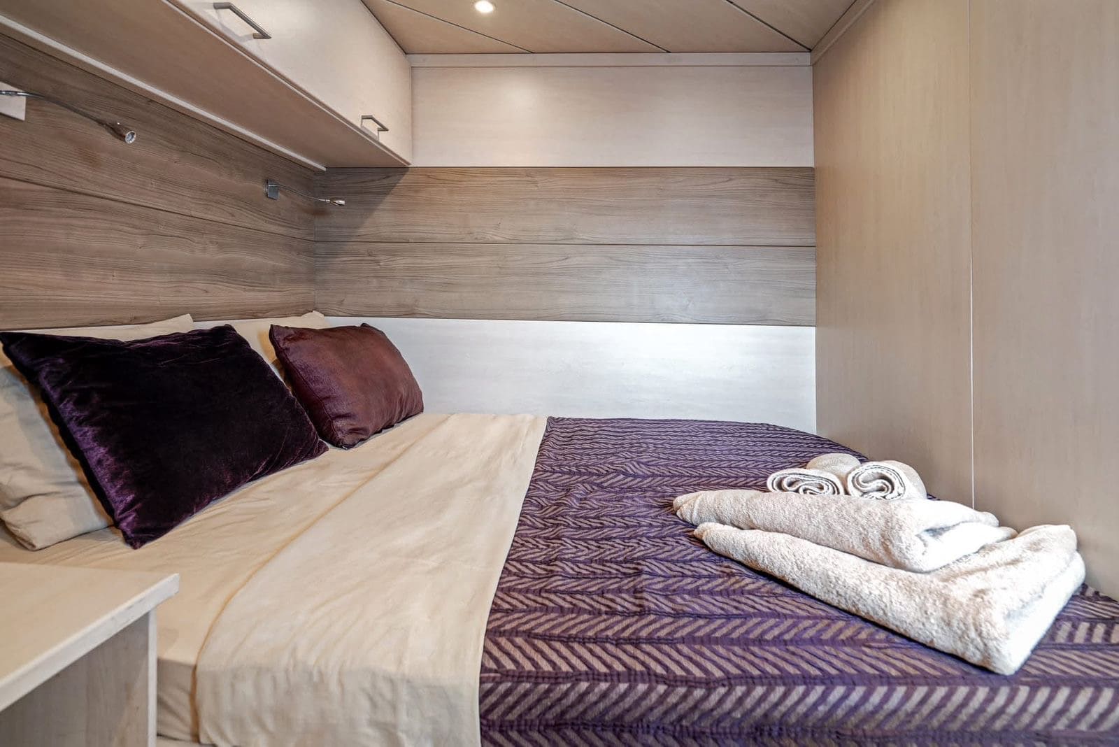 Motor Yacht - AH — photo 12